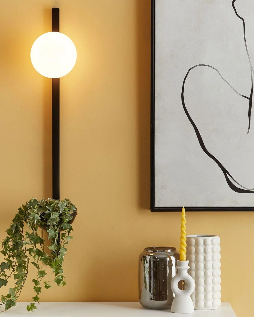 Lampada da parete con vaso per piante base nera in metallo e paralume in vetro stile moderno camera da letto