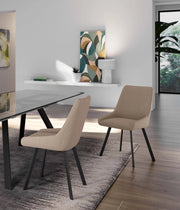 Sedia da interno Fox con seduta e schienale in microfibra color Beige, struttura in metallo resistente, design moderno - Fox