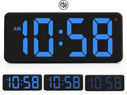 Orologio Digitale da Parete con Grande Display Numerico, Incluso Adattatore e Supporto da Tavolo Ripiegabile, Regolazione di Luce Automatica, 12/24 H, (L) 215 x (B) 85 x (H) 20 mm - Blu