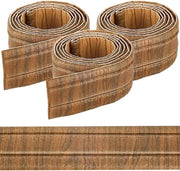 Molding a strisce autoadesive a parete per pavimento in legno di camoscio marrone.