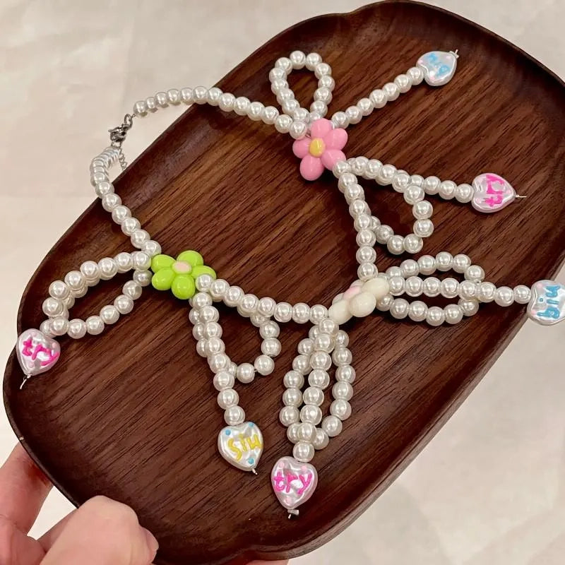 Collana di perle e perline fatta a mano: gioielli in stile girlcore ispirati al mare