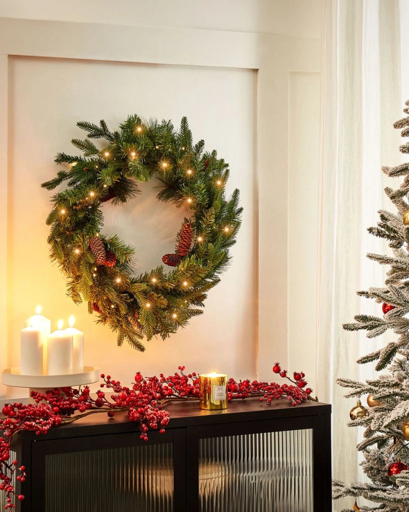 Ghirlanda natalizia con luci LED e pigne sintetiche e bacche 60 cm verde decorazione natalizia accessorio porta