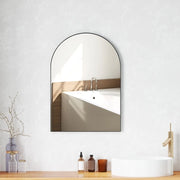 Specchio da bagno arcuato 50x70 cm con cornice in alluminio nero