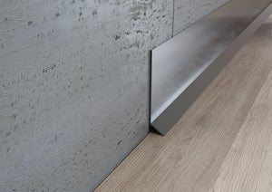 Battiscopa semplice in ALLUMINIO. Lunghezza 2 m FINITURA: Alluminio opaco, ALTEZZA: MM60