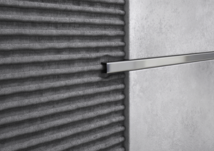 Listello in ACCIAIO. Barra 2.5 m SPESSORE PER MATTONELLA: 10 mm, FINITURA: Lucido, SPESSORE ACCIAIO: 1 mm