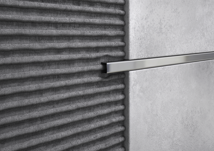 Listello in ACCIAIO. Barra 2.5 m SPESSORE PER MATTONELLA: 10 mm, FINITURA: Lucido, SPESSORE ACCIAIO: 1 mm