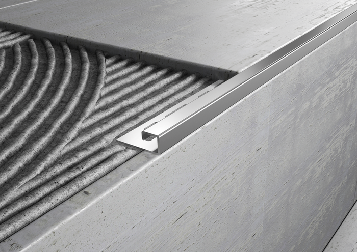 Profili in ACCIAIO sezione quadra per gradini. Barra 2.5 m SPESSORE ACCIAIO: MM 1, FINITURA: Lucido, SPESSORE PER MATTONELLA: MM 8