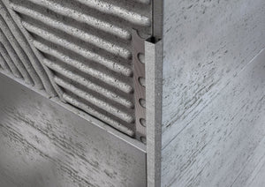 Profilo ALLUMINIO decorato argento angolo quadro per piastrelle. Barra 2.5 M Misura: MM 10