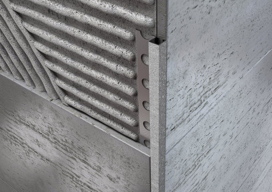 Profilo ALLUMINIO decorato argento angolo quadro per piastrelle. Barra 2.5 M Misura: MM 10