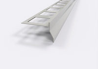 Profilo gocciolatoio per balconi e terrazze in ALLUMINIO "NOR". Lunghezza 2.7 m ARTICOLO: Profilo Gocciolatoio NOR. Barra 2.7 M, FINITURA: Grigio Chiaro Ral 7038