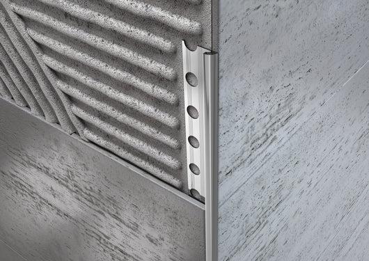 Profilo per bassi spessori 4.5 mm in ALLUMINIO angolo tondo per rivestimento. Barra 2.5 M Misura: 4.55 MM, FINITURA: Alluminio lucido