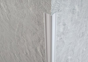 Profilo paraspigolo ornamentale in PVC. Barra 3 m Materiale: Paraspigolo ornamentale in plastica, Lunghezza: Barra 3 m, FINITURA: Frassino