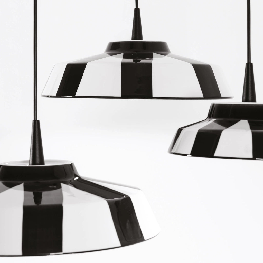 Circus Lampada a Sospensione LED 8W Ceramica Made in Italy Diametro 35 cm Finitura Gialla Interna Design Righe Bianche e Nere per Interni Eleganti