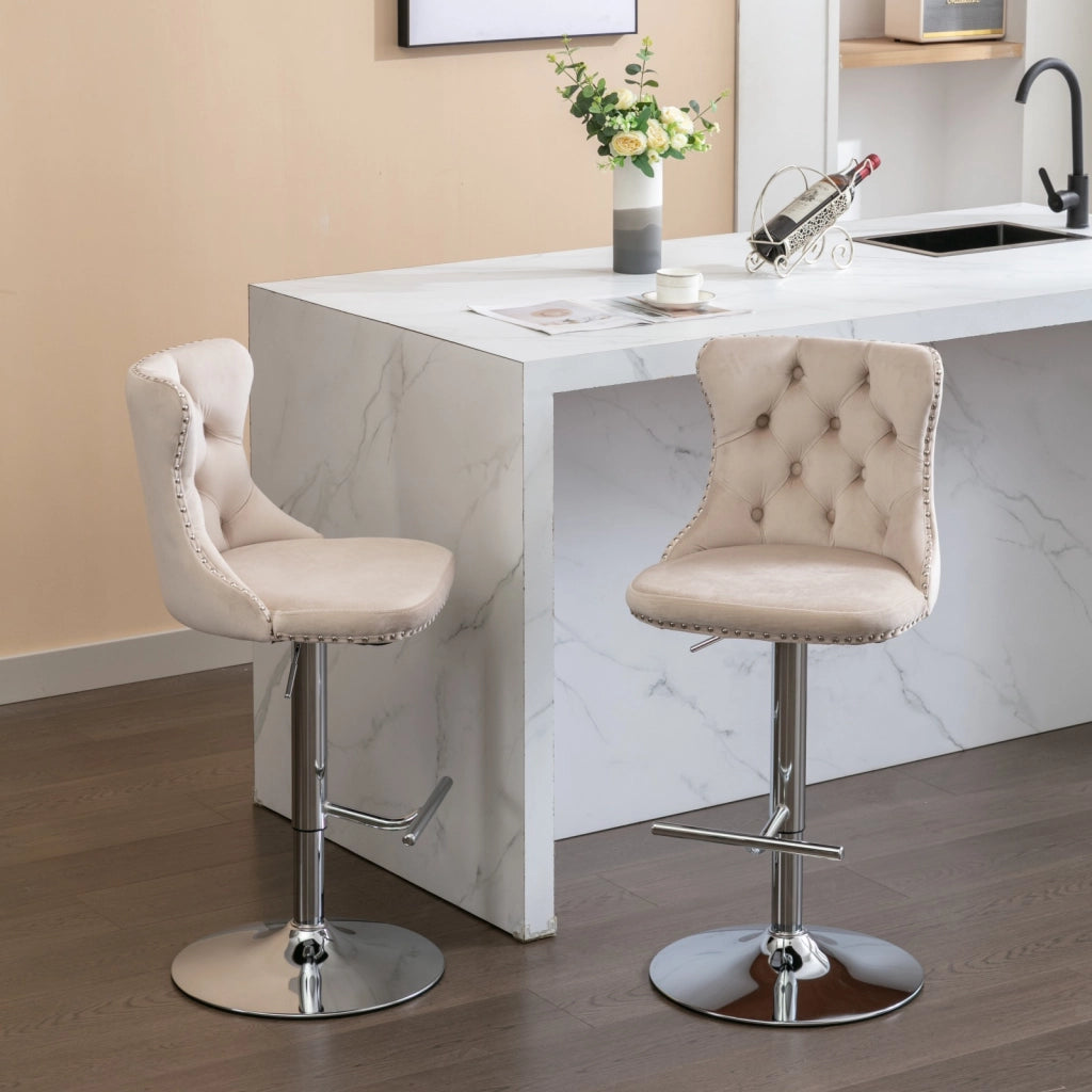 Sgabello da bar girevole in velluto con altezza regolabile e schienale imbottito, base cromata beige