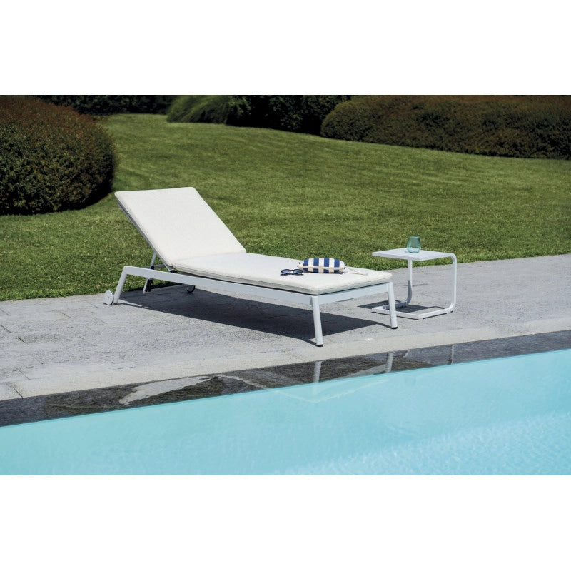 Lettino Porto Ceramica Vo Alluminio Bianco E Cuscino Idrorepellente Bianco Con Ruote Moia