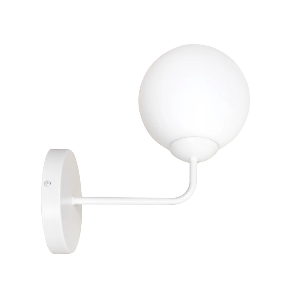 Lampada a parete PREGOS con paralume in vetro latte