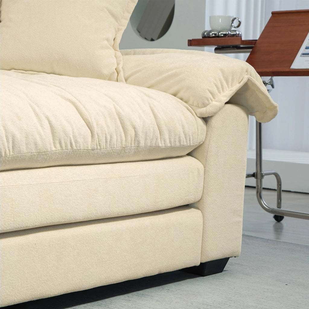 Divano in ciniglia con cuscini e seduta profonda in memory foam, struttura stabile beige