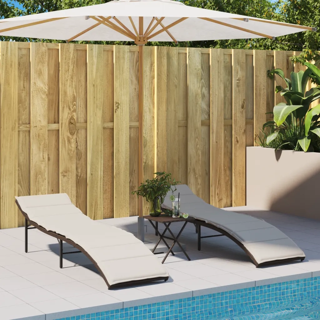 Lettini Prendisole 2 pz con Tavolino Marrone in Polyrattan 368252