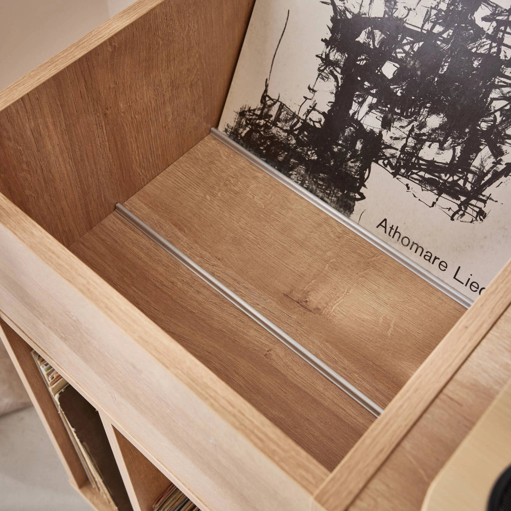 Mobile per vinili con decorazioni in canna e legno, marrone naturale