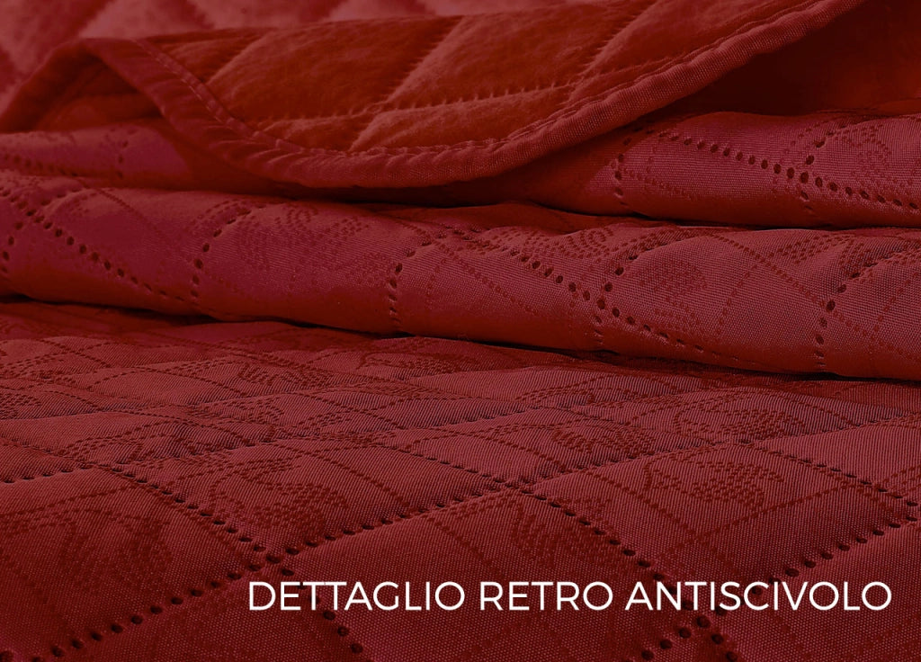 Copridivano Penisola Antimacchia Antiscivolo Trapuntato Imperiale Bordeaux - 190 - Sinistra