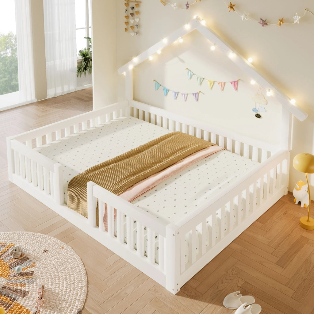 Letto casetta bianco 140x200 cm in legno con sponde di sicurezza e luci LED calde