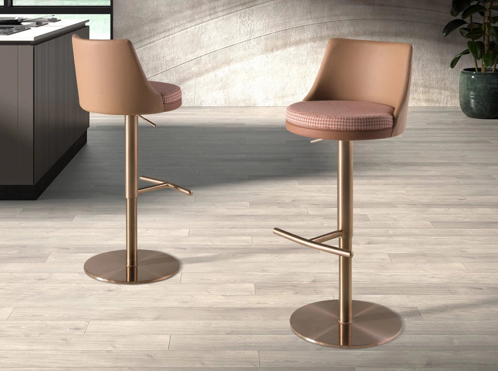 Sgabello girevole in tessuto marrone terracotta e beige e similpelle marrone
