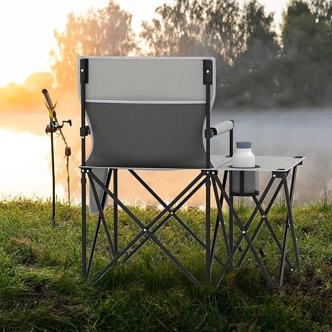 Sedia da Campeggio con Tavolino Laterale, Sedia da Picnic Pieghevole con 2 Tasche, Portabicchieri, Braccioli Imbottiti, Borsa da Trasporto, Portata 150 kg (Grigio)