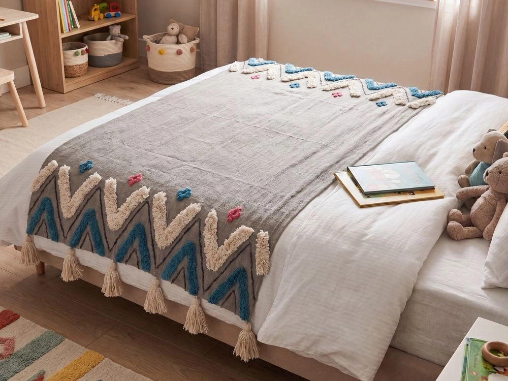 Coperta in cotone grigio 130 x 180 cm copriletto moderno motivo chevron frange soggiorno camera da letto