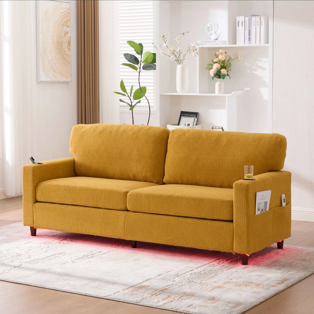 Divano 2 posti con USB-C; LED e portabicchieri; tasche laterali in chenille giallo senape
