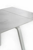 E-STYLO Tavolo allungabile con top marmo bianco in ceramica e gambe in metallo bianco, 80cm X 140/200cm H. 76cm.