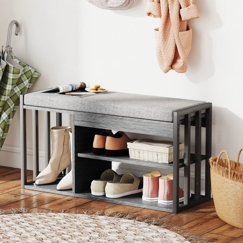 Panca portascarpe 86x30x45.4 cm con cuscino e 3 ripiani in legno grigio