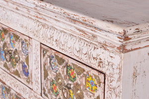 Comodino 4 ante in massello di mango intagliato