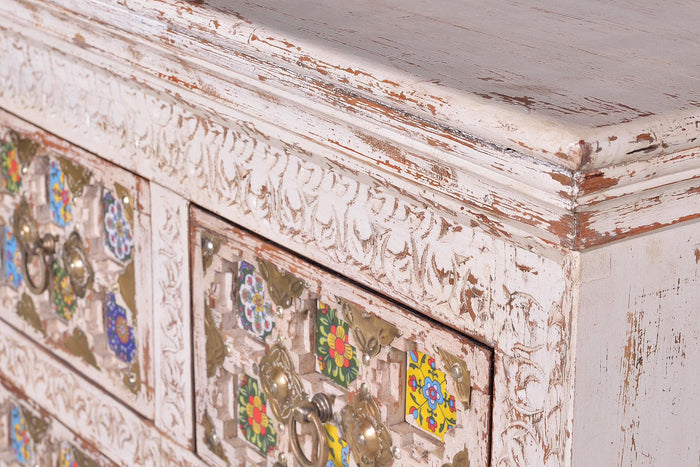 Comodino 4 ante in massello di mango intagliato