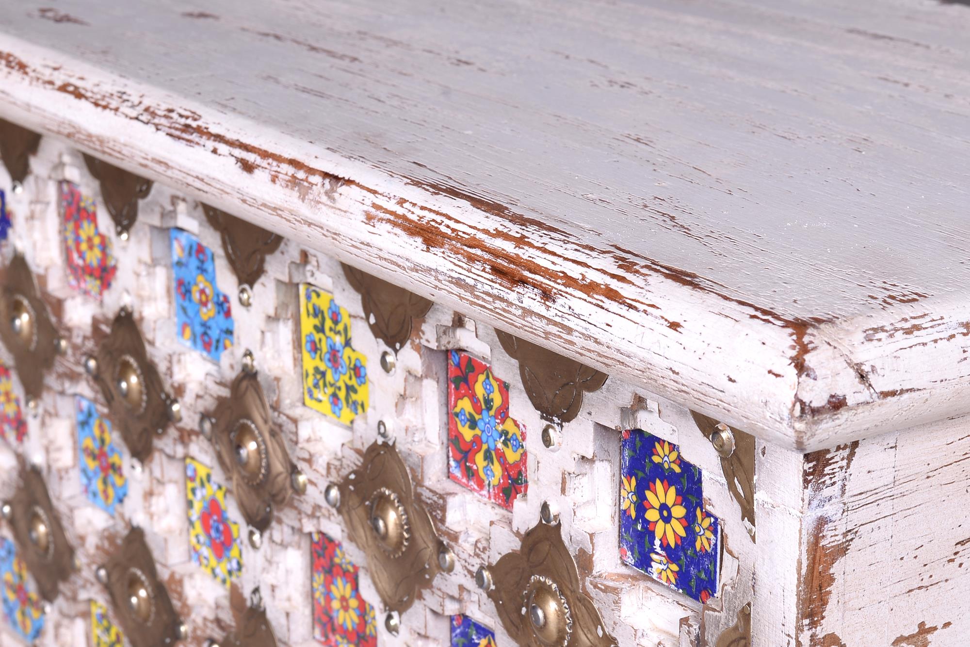 Cassapanca in massello di mango, maiolica e ottone