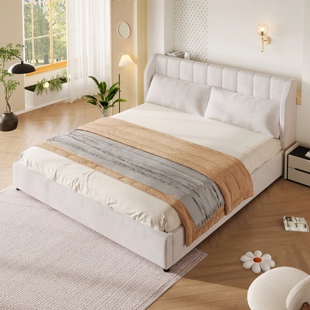 Letto matrimoniale imbottito 180x200 cm in stile francese con testiera capitonné; rete a doghe e velluto beige
