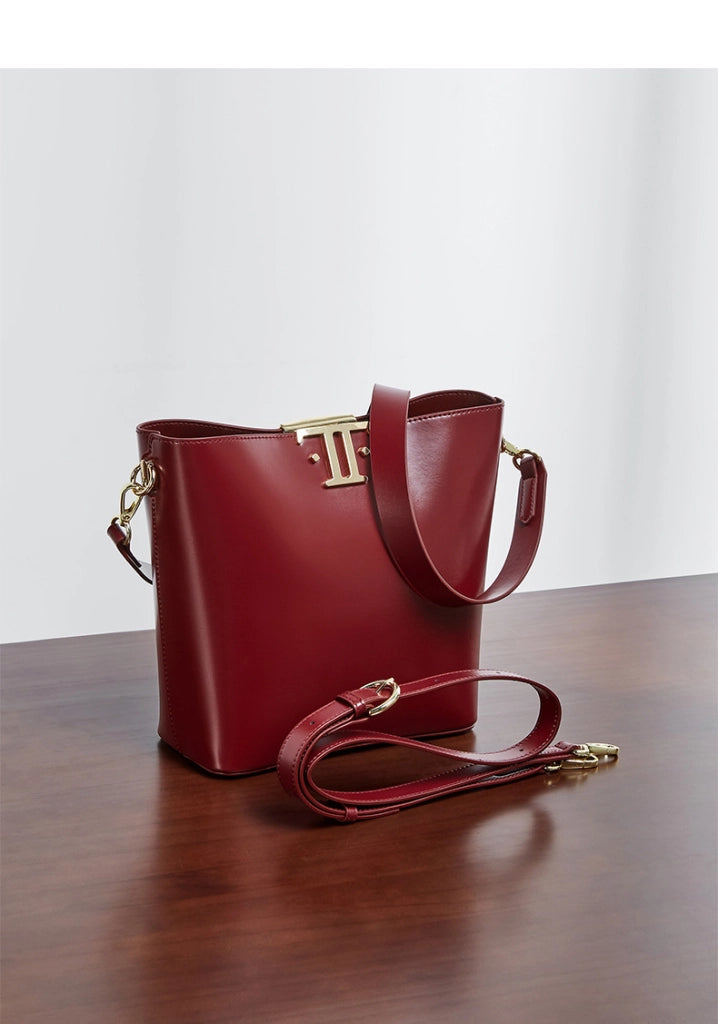 Borsa a tracolla da donna in vera pelle, colore rosso.