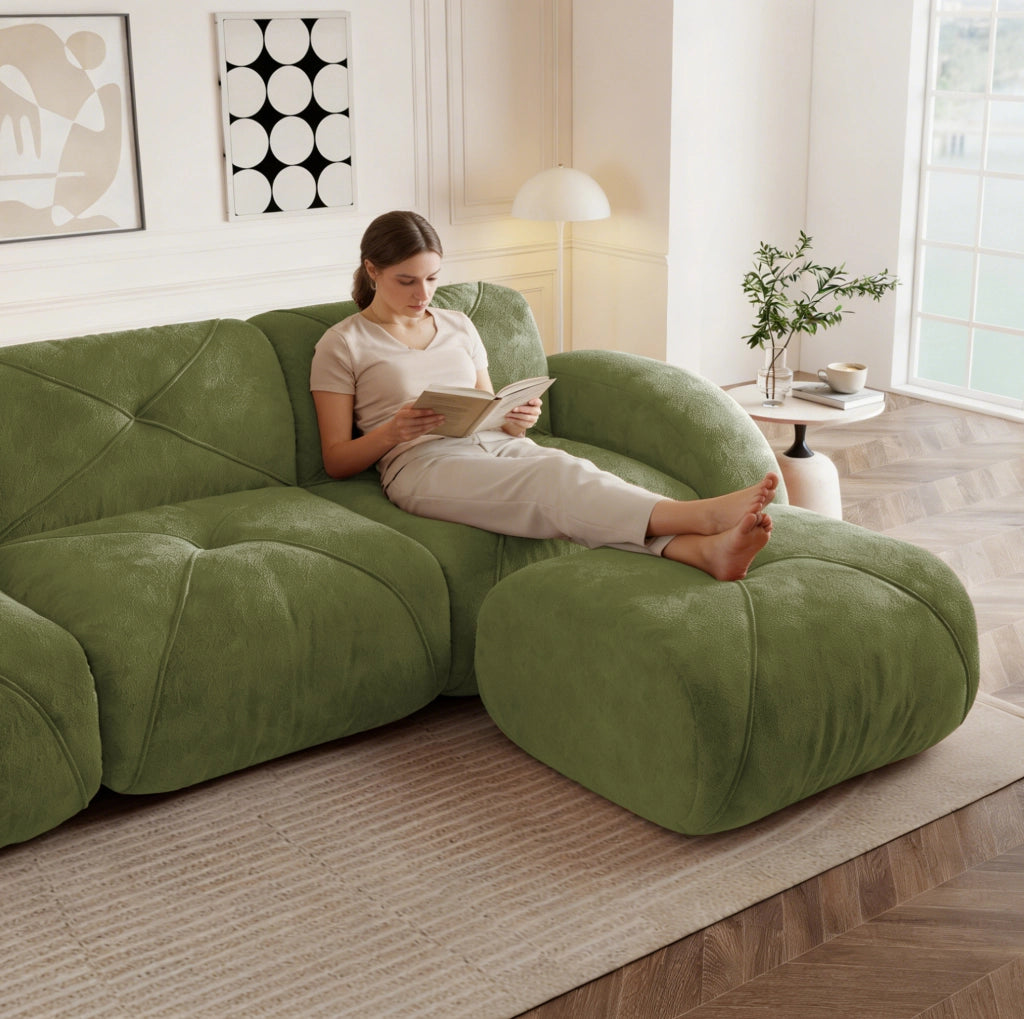 Divano modulare con comfort morbido e design pet friendly in chenille verde