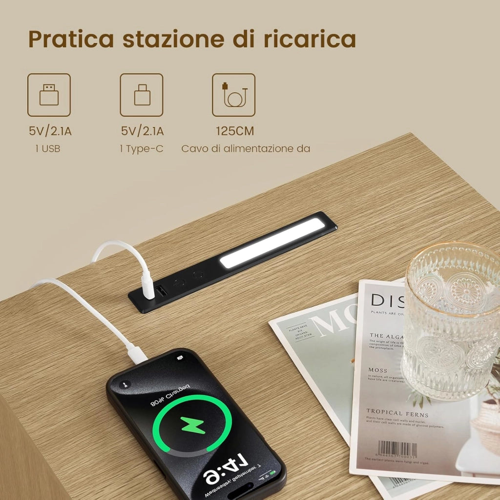 Tavolino da Letto Scanalato, Comodino con Prese USB e Tipo C, Illuminazione LED, 2 Cassetti e Scomparto Aperto, per Camera da Letto e Soggiorno, Legno Naturale