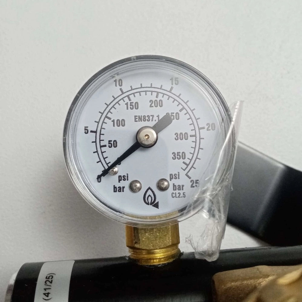 Centralina manifold per tre bombole gas gpl con manometro e valvola di sicurezza