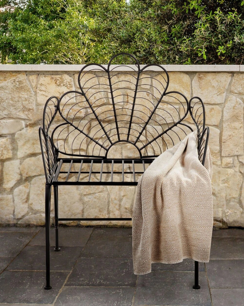 Sedia da giardino in metallo nero con braccioli per esterni in stile retrò vintage