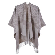 Sciarpa/stola invernale da donna, elegante mantello in cashmere con stampa leopardata e nappe, con spacco.