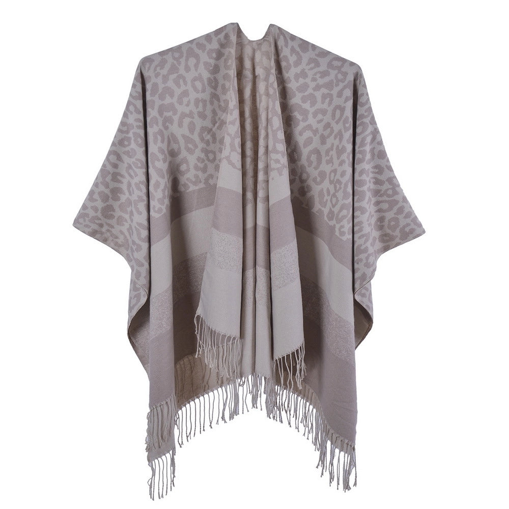 Sciarpa/stola invernale da donna, elegante mantello in cashmere con stampa leopardata e nappe, con spacco.