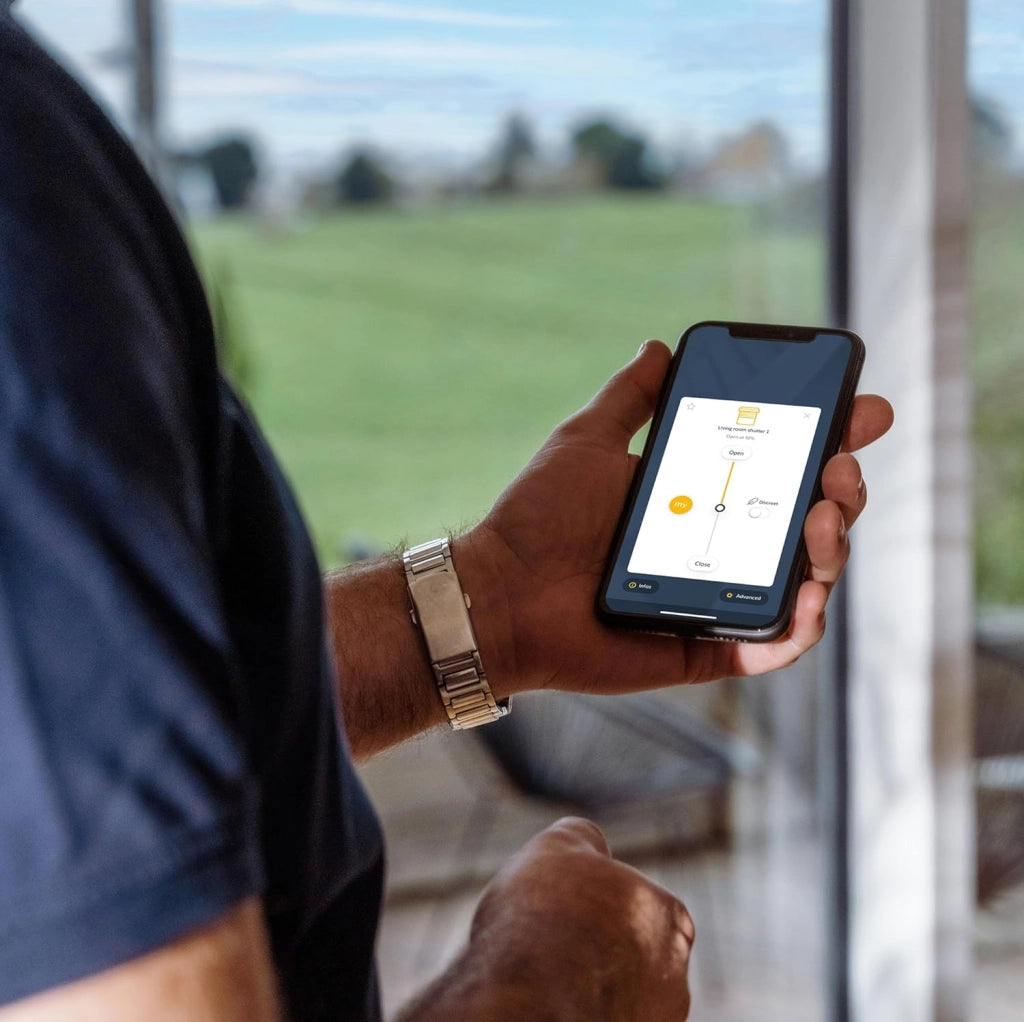 1870595 TaHoma switch Controllo intelligente per centralizzare e connettere la tua casa, Compatibile con io-homecontrol, RTS Zigbee 3.0, Controllo vocale Google Assistant, Amazon Alexa e HomeKit