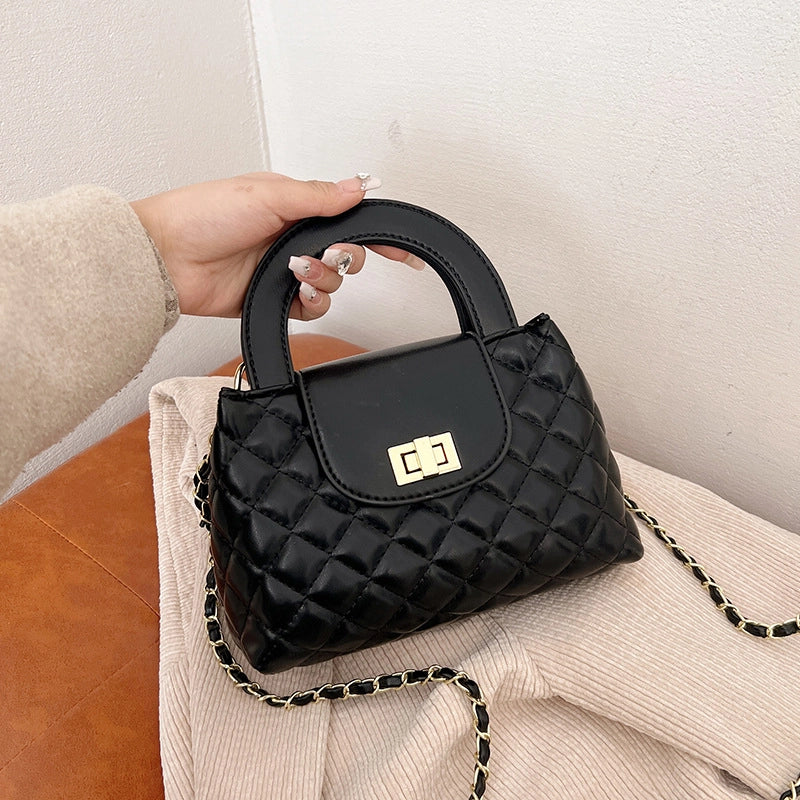 Borsa a tracolla da donna in vera pelle, capiente e di grande capacit¨¤, colore nero.