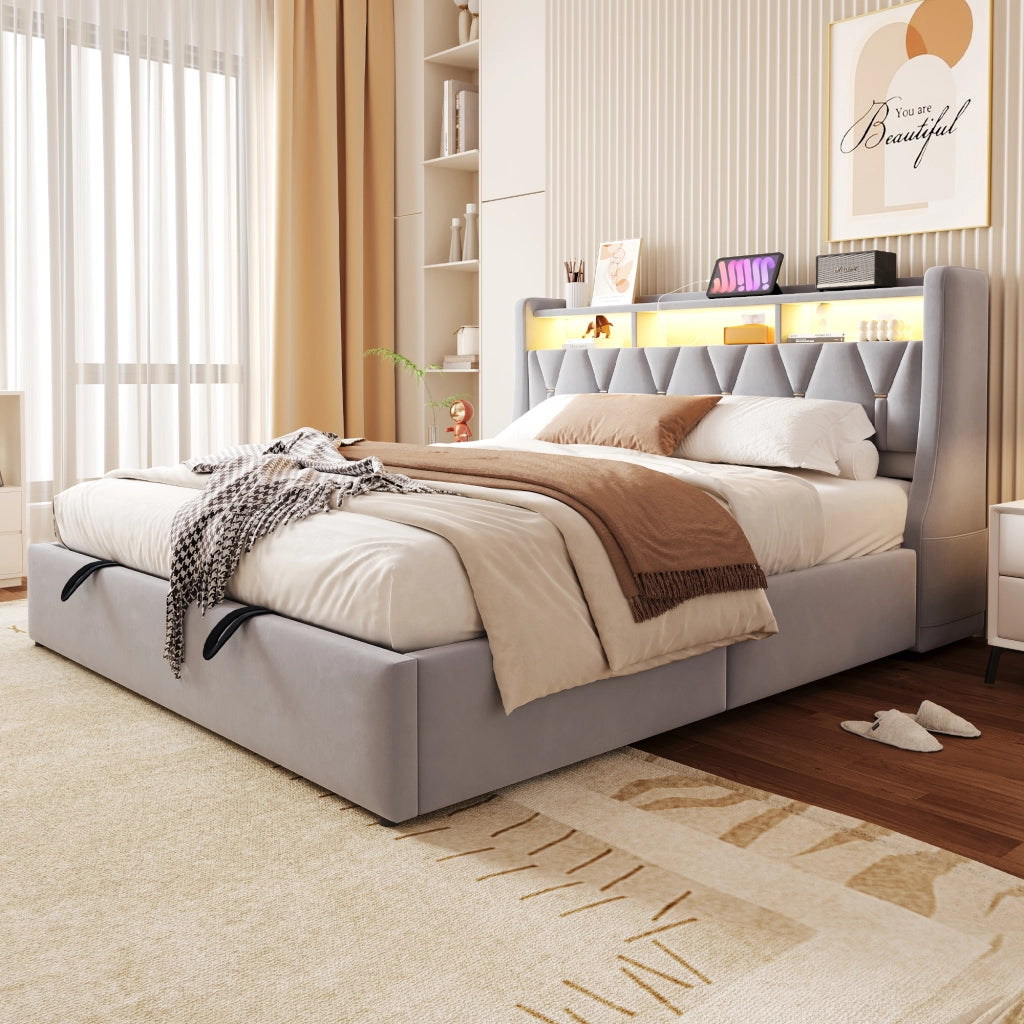 Letto imbottito 180x200 cm con contenitore idraulico, testiera reclinabile con prese USB e USB-C, LED e rivestimento in velluto grigio chiaro