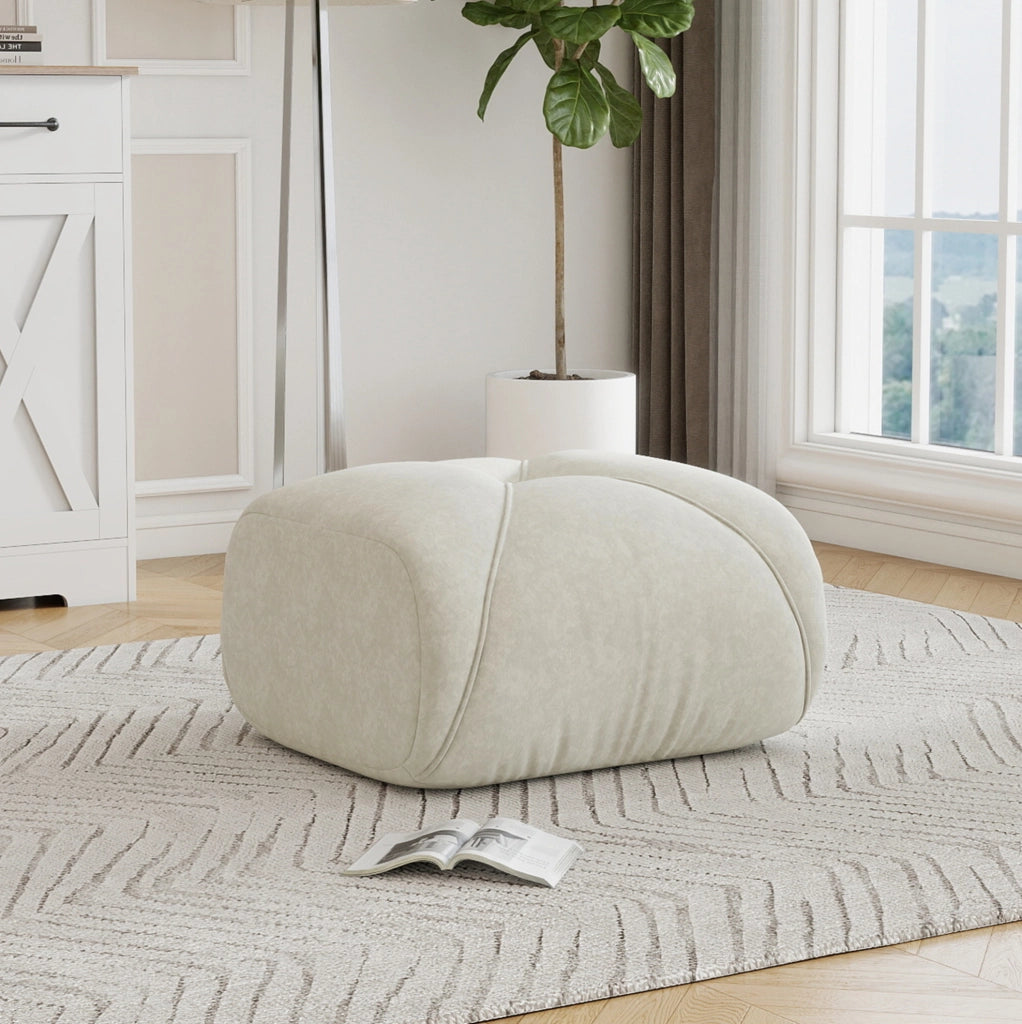 Ottomana ULEVR in ciniglia beige chiaro, complemento d'arredo per soggiorno