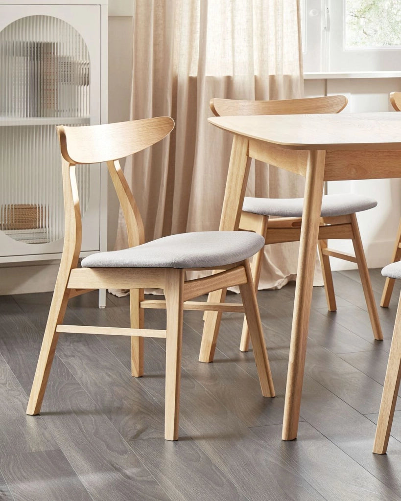 Set di 2 sedie da pranzo in tessuto di poliestere grigio struttura in legno scuro design rustico senza braccioli