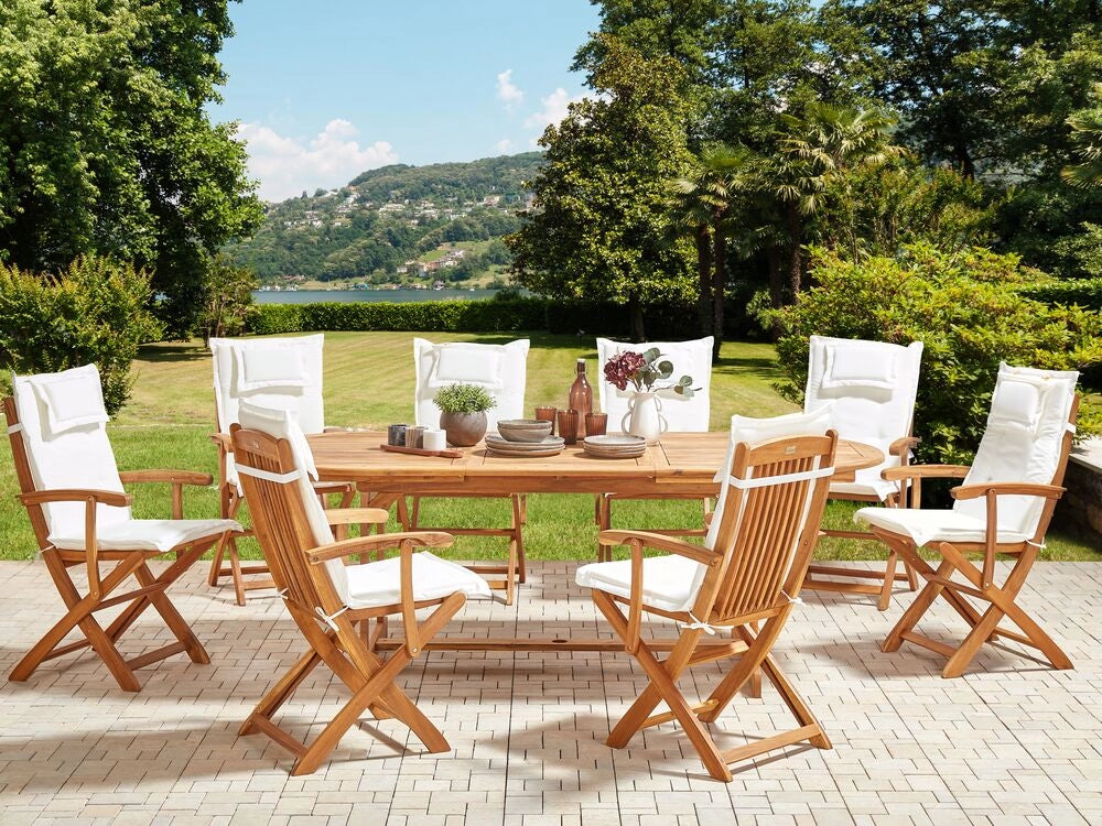 Set da pranzo per esterni in legno di acacia chiaro con cuscini bianco sporco tavolo a 8 posti sedie pieghevoli design rustico
