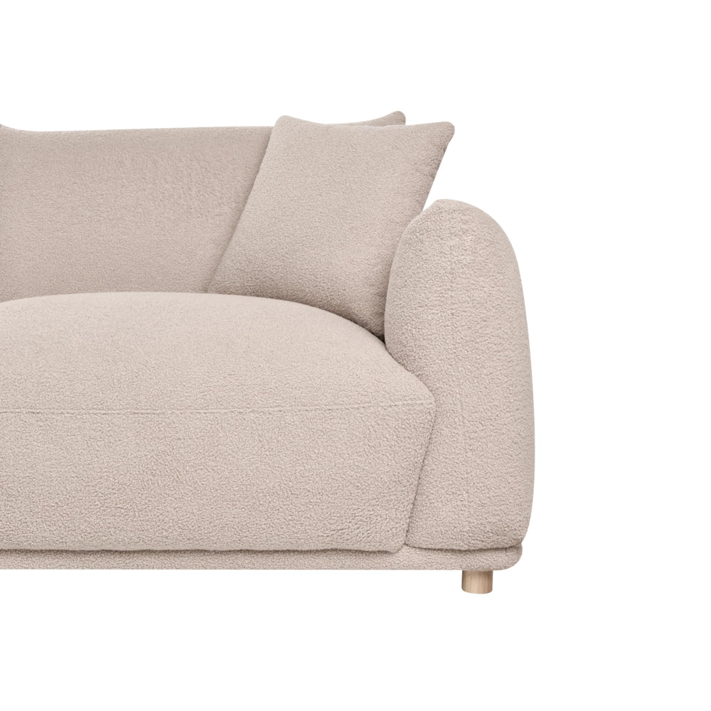 Divano a 3 posti in tessuto beige con cuscini decorativi e gambe in legno divano moderno per soggiorno