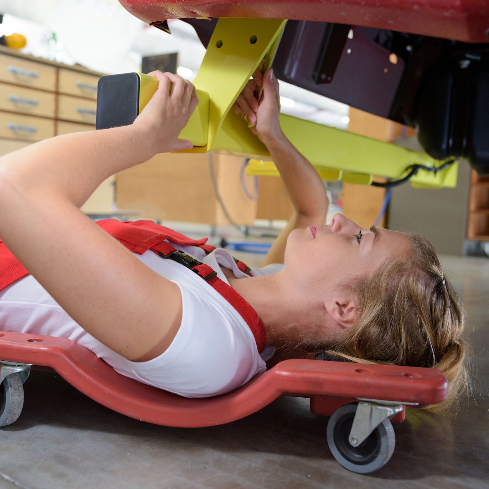 Sdraio da officina 103x50x10cm Lettino da meccanico Poggiatesta rimovibile Porta-attrezzi Max 180kg